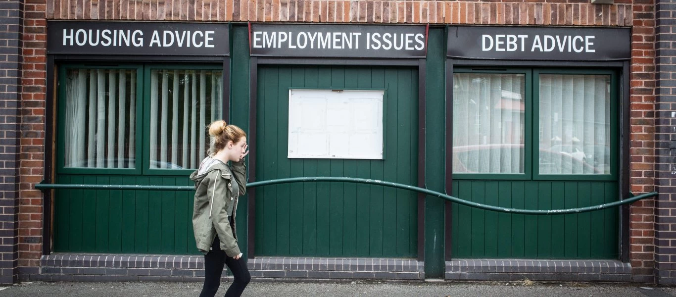 Πλήττει την Βρετανία η φτώχεια - Δεσμεύσεις γι' αύξηση του κατώτατου μισθού